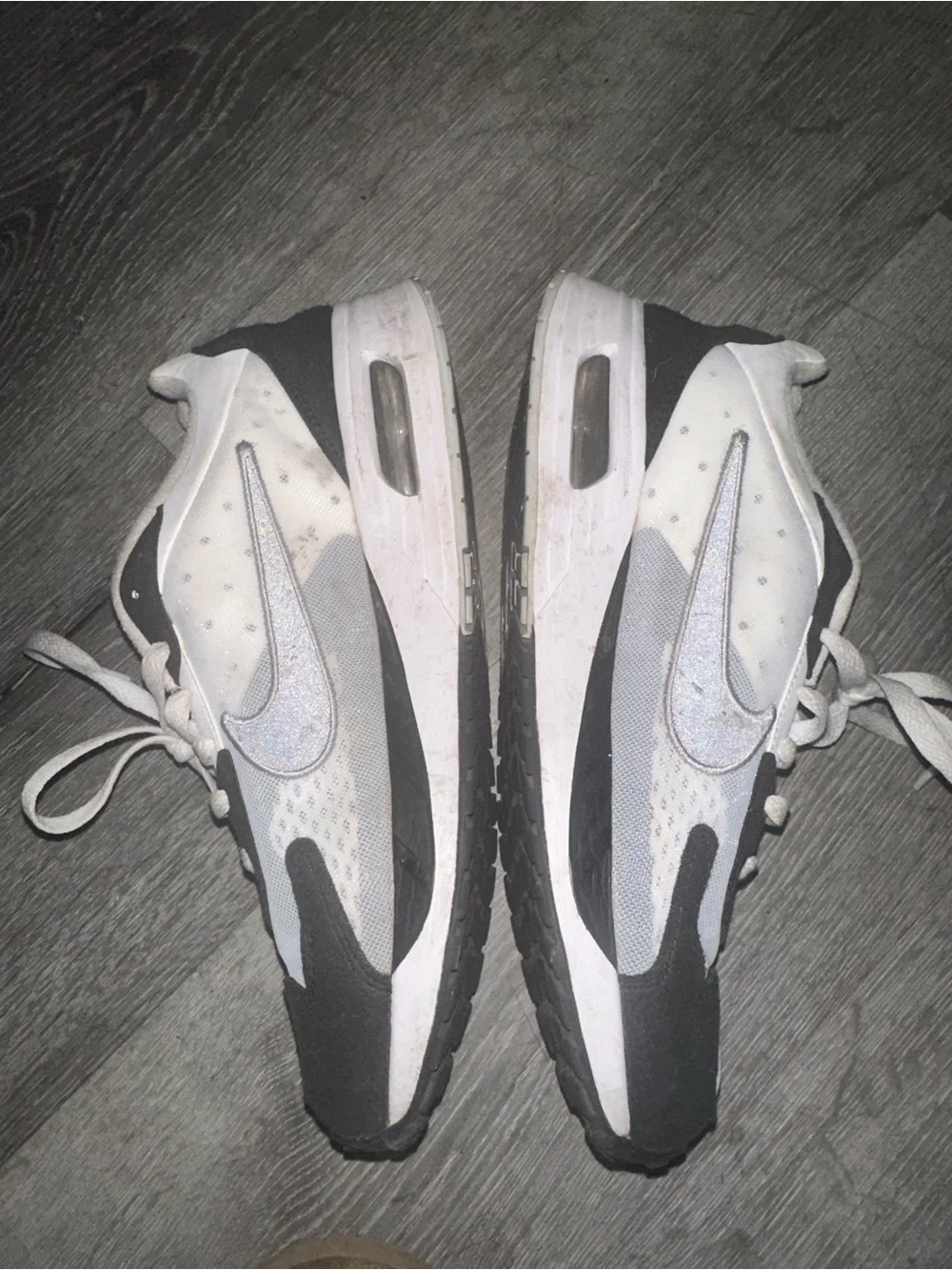 Nike White and Black Air Max Low-Top Sneakers